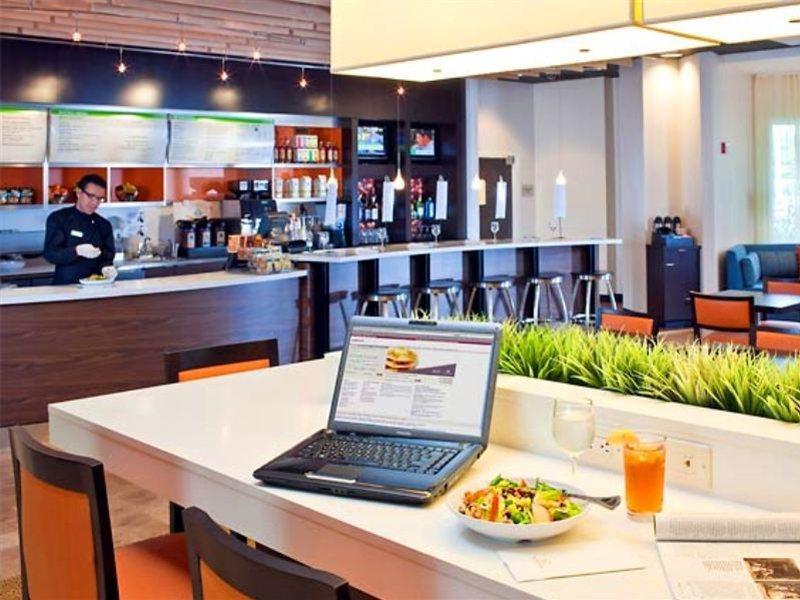 Courtyard By Marriott Miami West/Fl Turnpike Hotel Hialeah Gardens Exterior photo